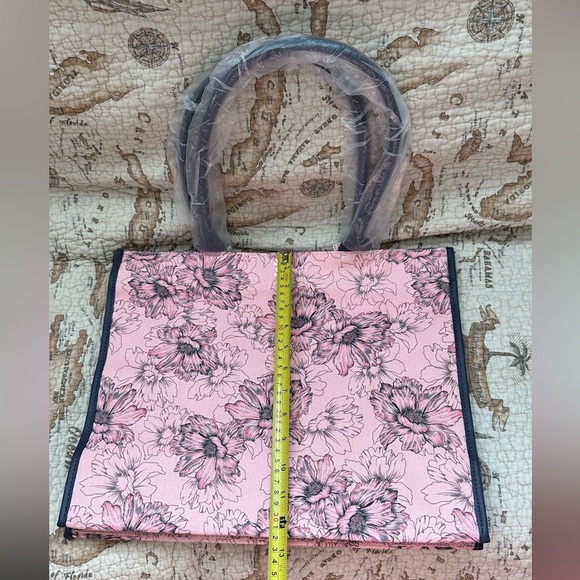 Victoria’s Secret floral tote - Picture 6 of 7